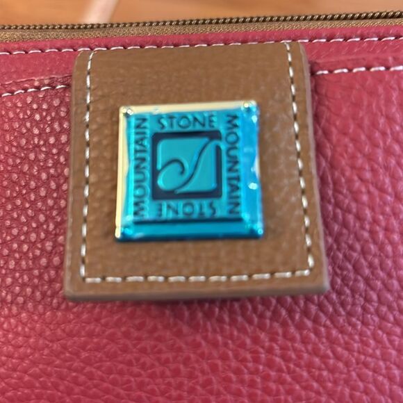 Stone Mountain Cornwall phone wristlet red.  NWT - Picture 7 of 10